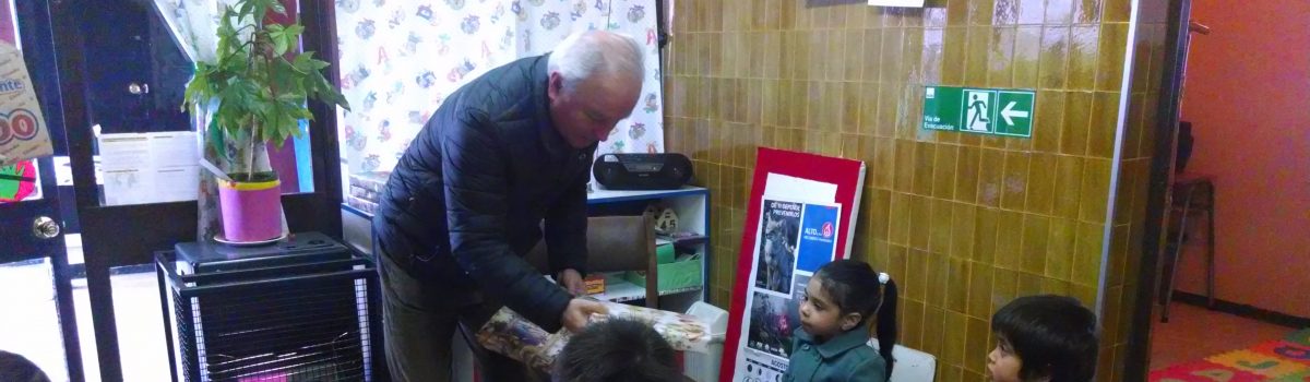 ALCALDE  VISITA  A NIÑOS DEL JARDÍN DE NILAHUE CORNEJO