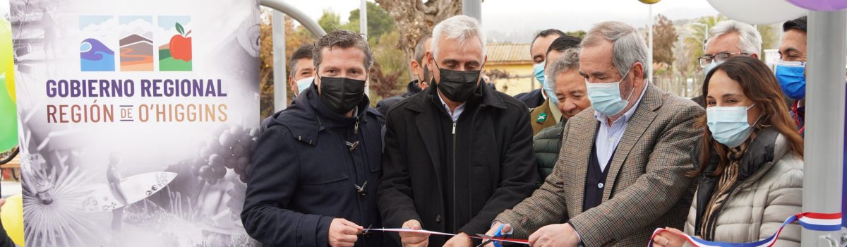 Gobernador Silva y alcalde de Pumanque inauguran remodelación de Plaza de Juegos de la comuna